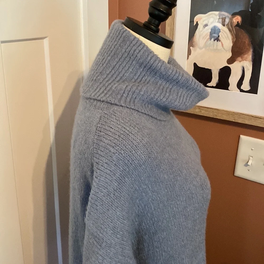 FABLE cowl neck chunky blue gray short waist M/L acrylic blend sweater